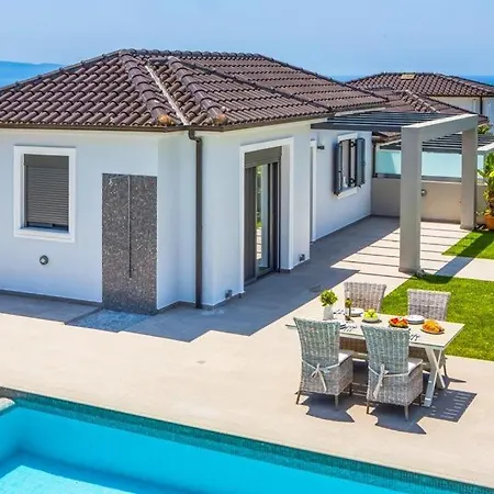 Вилла Sleeps 3 Pool Air Con Wifi Мусата