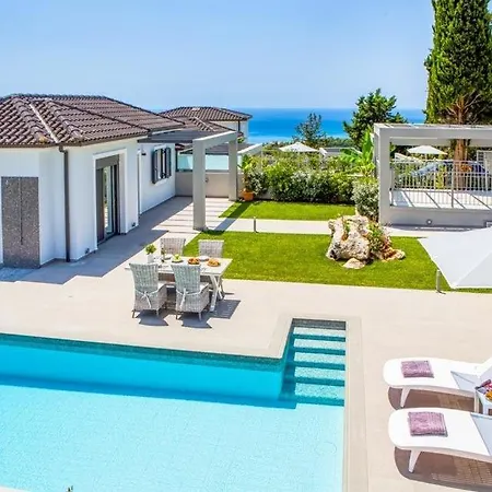 Sleeps 3 Pool Air Con Wifi Вилла Мусата