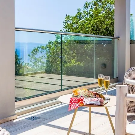 Sleeps 3 Pool Air Con Wifi Villa